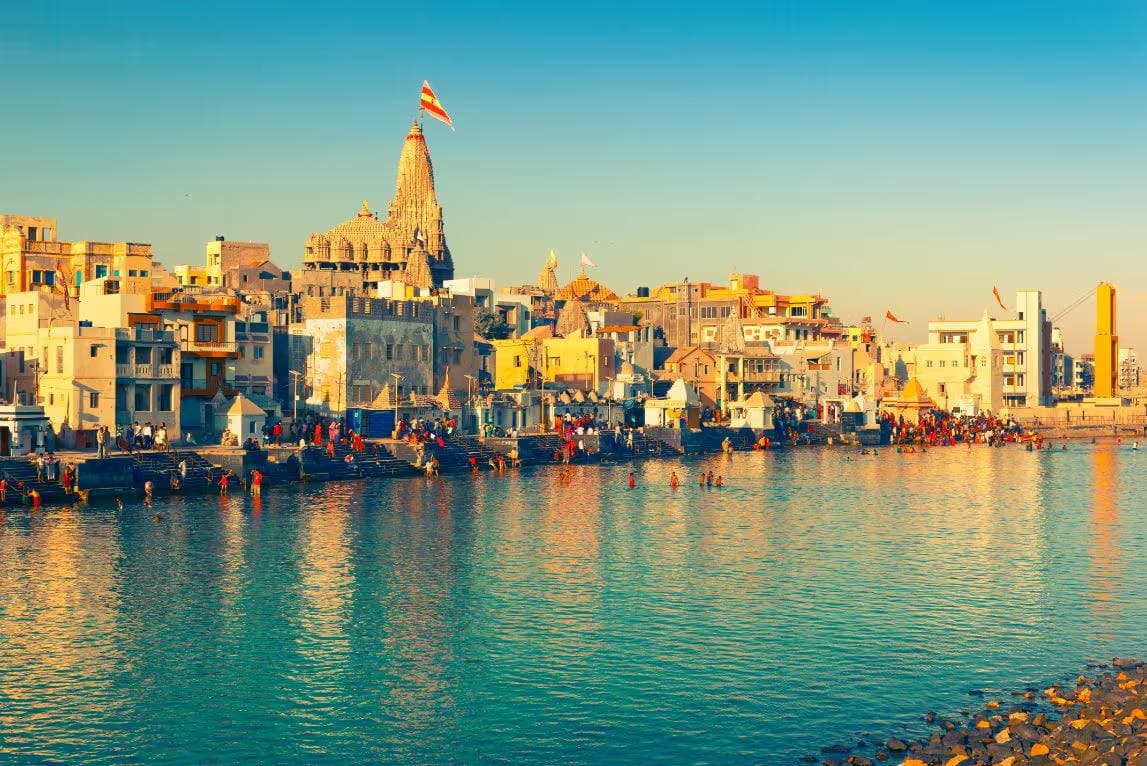 Oceanic devotional scene for Dwarka yatra